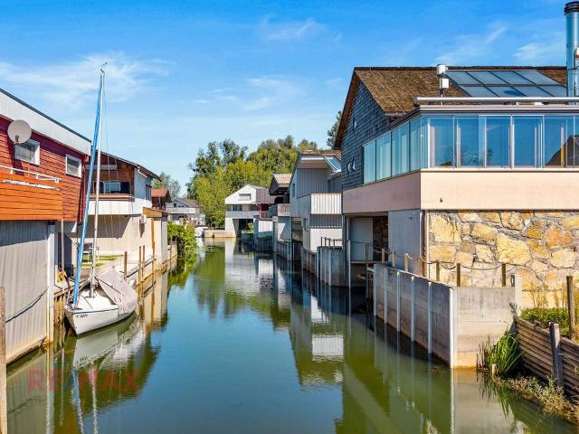 Direkt am Wasser: Exklusives Bootshaus mit Luxuskomfort