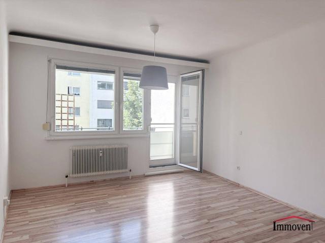 DIREKT AN DER ALTEN DONAU Helle 3 Zimmerwohnung mit sehr guter Raumaufteilung und Loggia