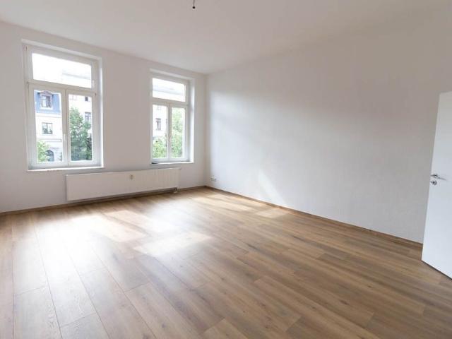 Direkt an der Karli Neuwertige großzügige Wohnung mit zwei Bädern