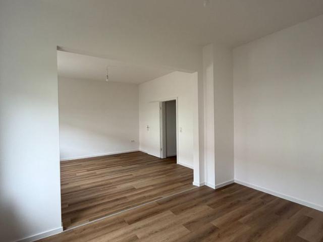 Direkt an der Uni! Neu renoviertes WG Haus für bis zu 6 Studenten/Freunde Terrasse und neue Küche!