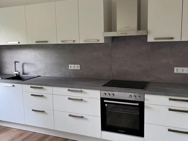 Direkt an der Uni! Neu renoviertes WG Haus für bis zu 6 Studenten/Freunde Terrasse und neue Küche!