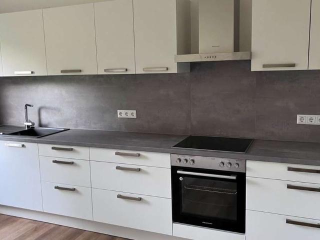 Direkt an der Uni! Neu renoviertes WG Haus für bis zu 6 Studenten/Freunde Terrasse und neue Küche!