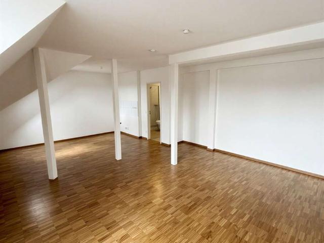 Direkt an der Universität – saniertes 1 Zimmer Apartment in Köln Lindenthal