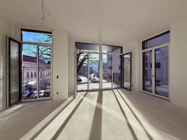 DIREKT BEIM KURPARK! 2 Zimmer Wohnung mit Balkon in historischer Villa! PROVISIONSFREI & ERSTBEZUG!