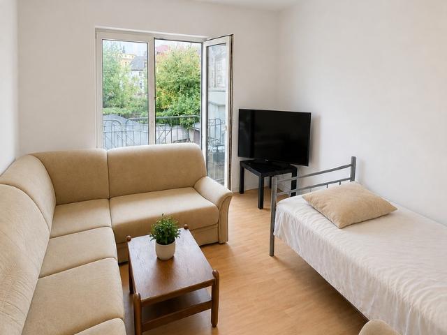 Direkt einziehen: 1 Zimmer Wohnung mit Balkon und Küchenzeile