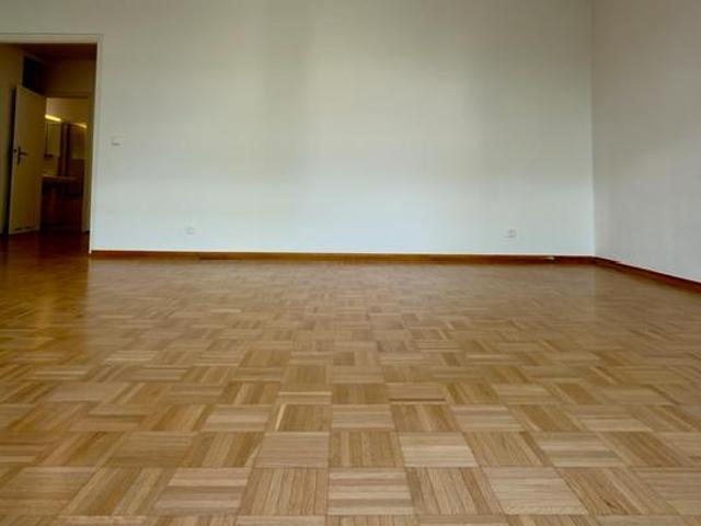 Direkt vom Eigentümer Helle 3 Zimmer Wohnung mit 2 Balkonen