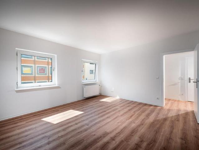 Direkt vom Eigentümer: modern sanierte Etagenwohnung im Zentrum