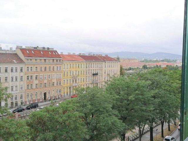 DIREKTE BAUTRÄGERVERGABE! MIT DECKENKÜHLUNG, LOGGIA MIT SONNENSCHUTZVERGLASUNG, SUPERMARKT IM HAUS, DIREKTE U BAHN ANBINDUNG, INKL KÜCHE!