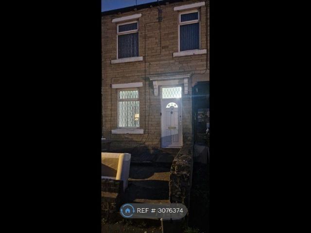 Dirkhil St, Bradford BD7, 2 bed terraced house to rent, £700 pcm | PrimeLocation