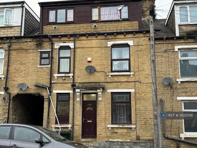 Dirkhill Road, Bradford, BD7 4 bed terraced house to rent £900 pcm £208 pw