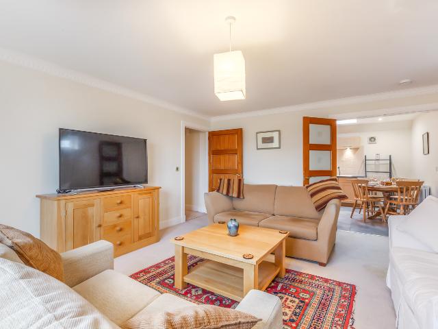 dirleton avenue, north berwick, eh39 4bq