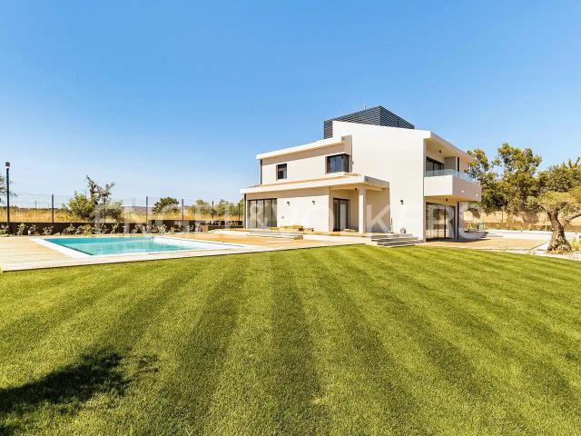 Distinta moradia V5 totalmente renovada 321m² Quarteira