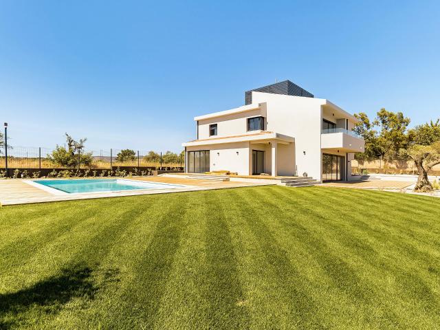 Distinta moradia V5 totalmente renovada
