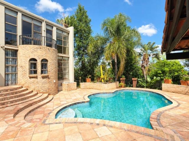 Distinctive Contemporary European Residence to Rent in Waterkloof Ridge