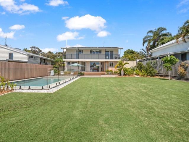 Distinctive Coastal Living A Home & Location To Love