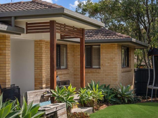 Distinguished Ferny Hills Living with a Private Pool
