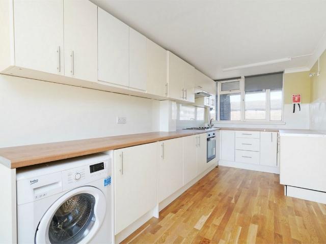 Distillery Walk, Brentford, London TW8, 3 bed maisonette to rent, £2,600 pcm | PrimeLocation