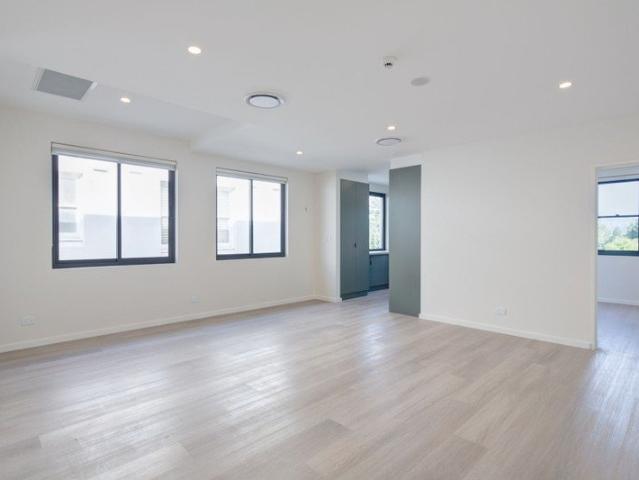 Discover the ultimate beachside living Beautiful 3 Bed Penthouse Opp The Beach