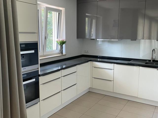 Discover Your Dream Home: Spacious 3 Bedroom Apartment for Rent!, Frankfurt Amsterdam Apartments for Rent