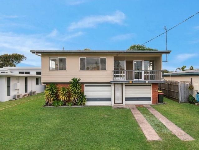 Discover Your Dream Lifestyle at 78 Palmer Avenue: Comfort, Functionality, and Prime Location in Golden Beach!