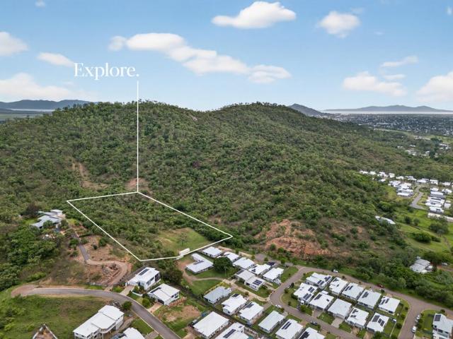 Discover Your Dream Lifestyle on Exclusive Mount Louisa Acreage