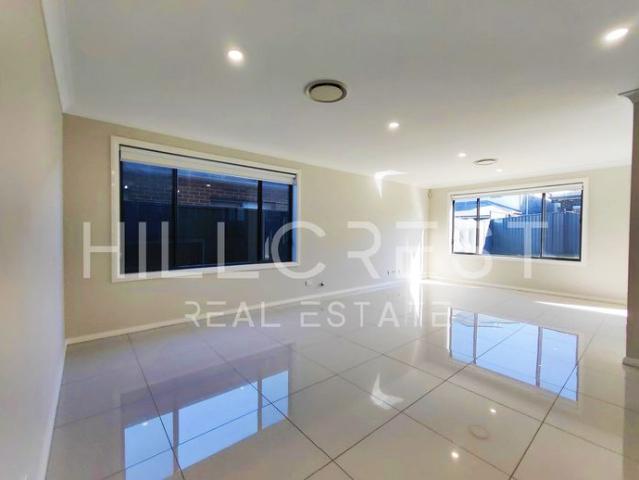 DISCOVER YOUR DREAM 4 BEDROOMS PLUS LARGE SIZE STUDY HOME AT ROUSE HILL