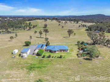 DISCOVER A STUNNING LIFESTYLE PROPERTY IN A PICTURESQUE SETTING