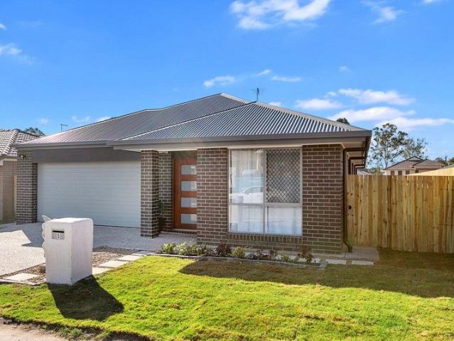Discover Comfortable Family Living in Hillcrest! $770/week, mid term increase to$880 after 2months