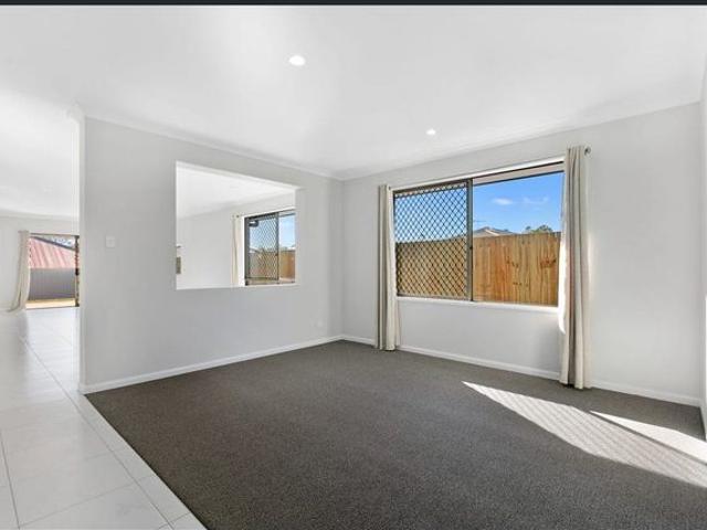 Discover Comfortable Family Living in Hillcrest! $770/week, mid term increase to$880 after 2months