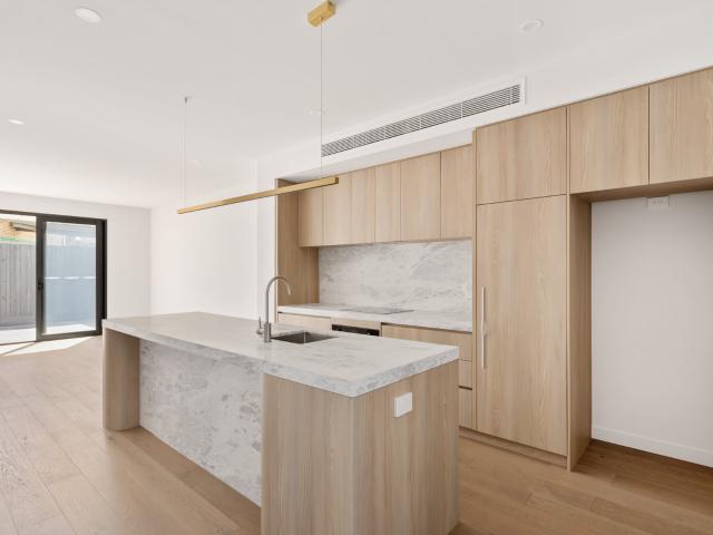 Discover Modern Bayside Living – Three Bedroom Townhouse in Sandringham