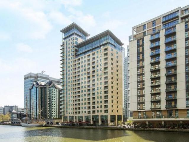 Discovery Dock, West Tower, South. 1 bed flat to rent £2,097 pcm £484 pw