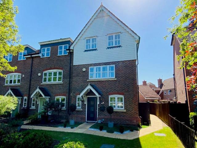 Discovery Drive, Kings Hill ME19, 4 bed end terrace house to rent, £2,750 pcm | PrimeLocation