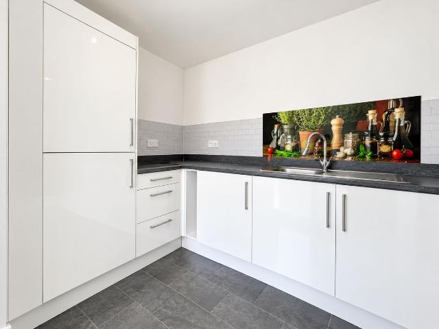 Discovery Drive, Swanley BR8, 2 bed flat to rent, £1,750 pcm | PrimeLocation
