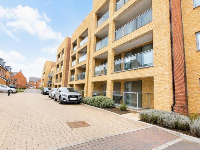 Discovery Drive, Swanley, BR8 2 bed flat to rent £1,750 pcm £404 pw
