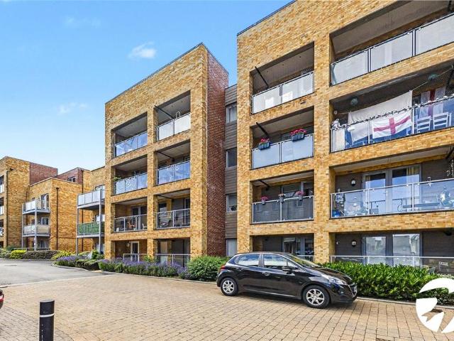 Discovery Drive, Swanley, Kent, BR8 2 bed flat to rent £1,750 pcm £404 pw