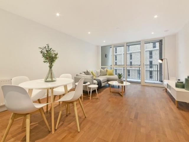 Discovery Tower, Hallsville Quarter, Canning Town, London E16, 1 bed flat to rent, £2,145 pcm | PrimeLocation