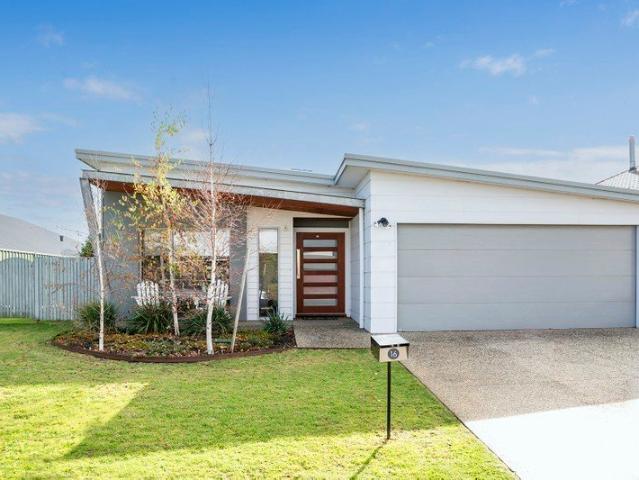 Discreet Quality in this Modern Family Home!