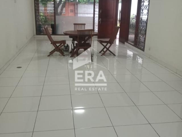Disewakan Rumah 278 M2 di Jl Cikini Jakarta Pusat