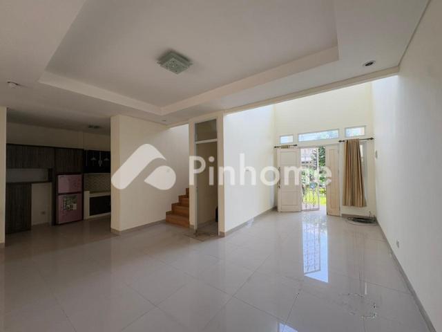 Disewakan Rumah Cluster Beverly PPC7B di Lippo Cikarang Rp90 Juta/Tahun | Pinhome