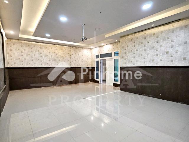 Disewakan Rumah Hook Halaman Luas Cck Kantor Cafe Restoran di Jalan Enggano Rp220 Juta/Tahun | Pinhome