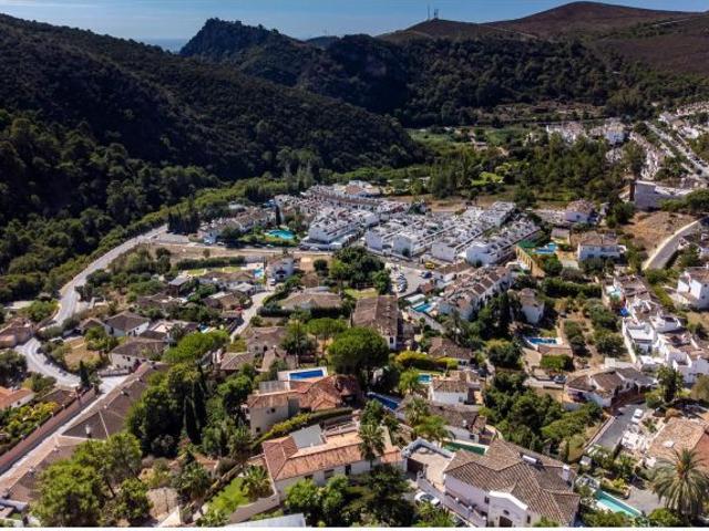 ? Disfruta tu exclusiva villa de lujo en Benahavís, por 2.487.000€