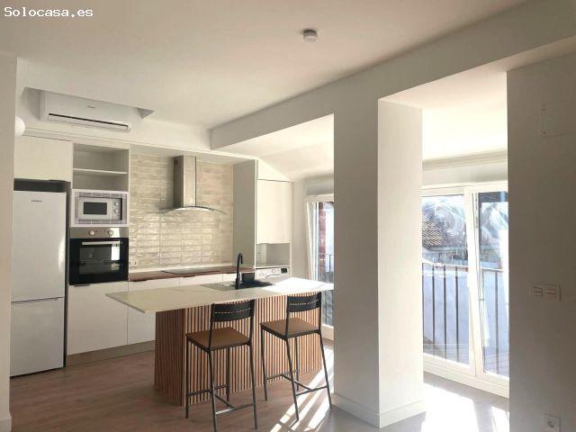 Disfruta de una vivienda recien reformada, un dormitorio, baño, salón cocina y terraza soleada para