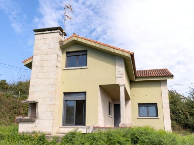 CHALET DE OBRA NUEVA JUNTO AL RÍO MIÑO CON PARCELA DE 600 M²