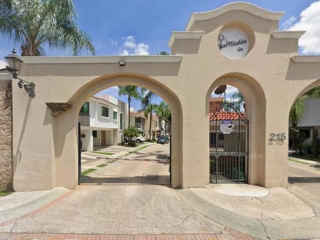 DISFRUTA DE ESTA HERMOSA CASA EN HONORATO DE BALZAC 215, ZAPOPAN, JALISCO