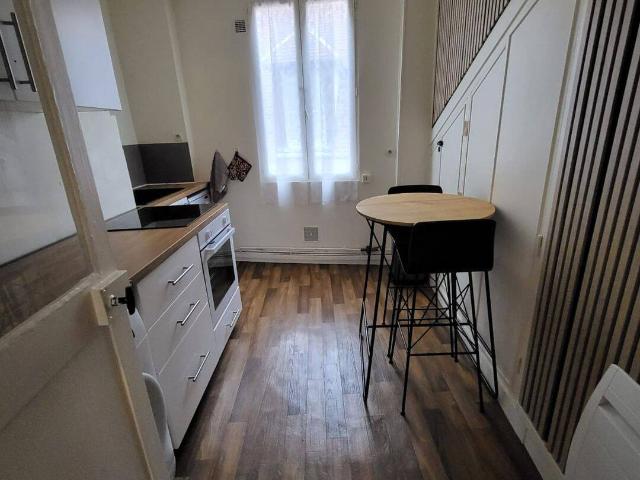 Dispo JUILLET Studio en plein cœur de Senlis