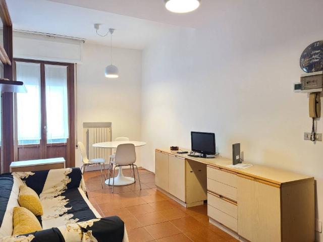 Disponibile trilocale con balconcino, comodo al Maggiore