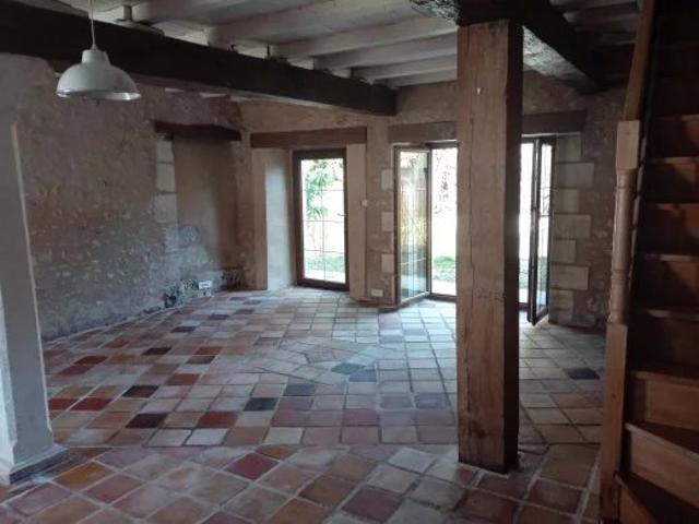 Disponible bientôt: Maison de village rénovée – Centre bourg de