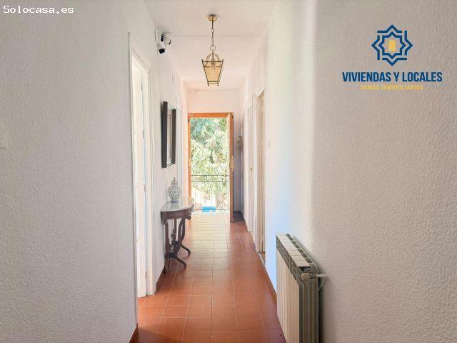 DISPONIBLE CASA CON PATIO EN CARRETERA DE LA SIERRA