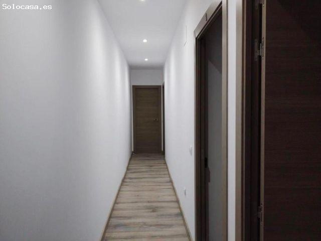 DISPONIBLE PARA SEPTIEMBRE 2026. HABITACIÓN CON BAÑO PRIVADO EN ALFARA DEL PATRIARCA. SOLO CHICAS