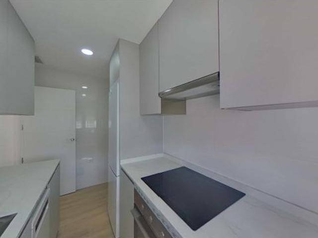 ¡DISPONIBLE! Se Alquila vivienda nueva a estrenar en Zona Centro de Alcalá de Henares con plaza de